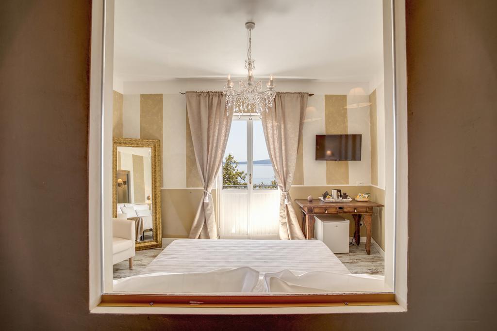 Hotel Borgo Vistalago Trevignano Romano Zimmer foto